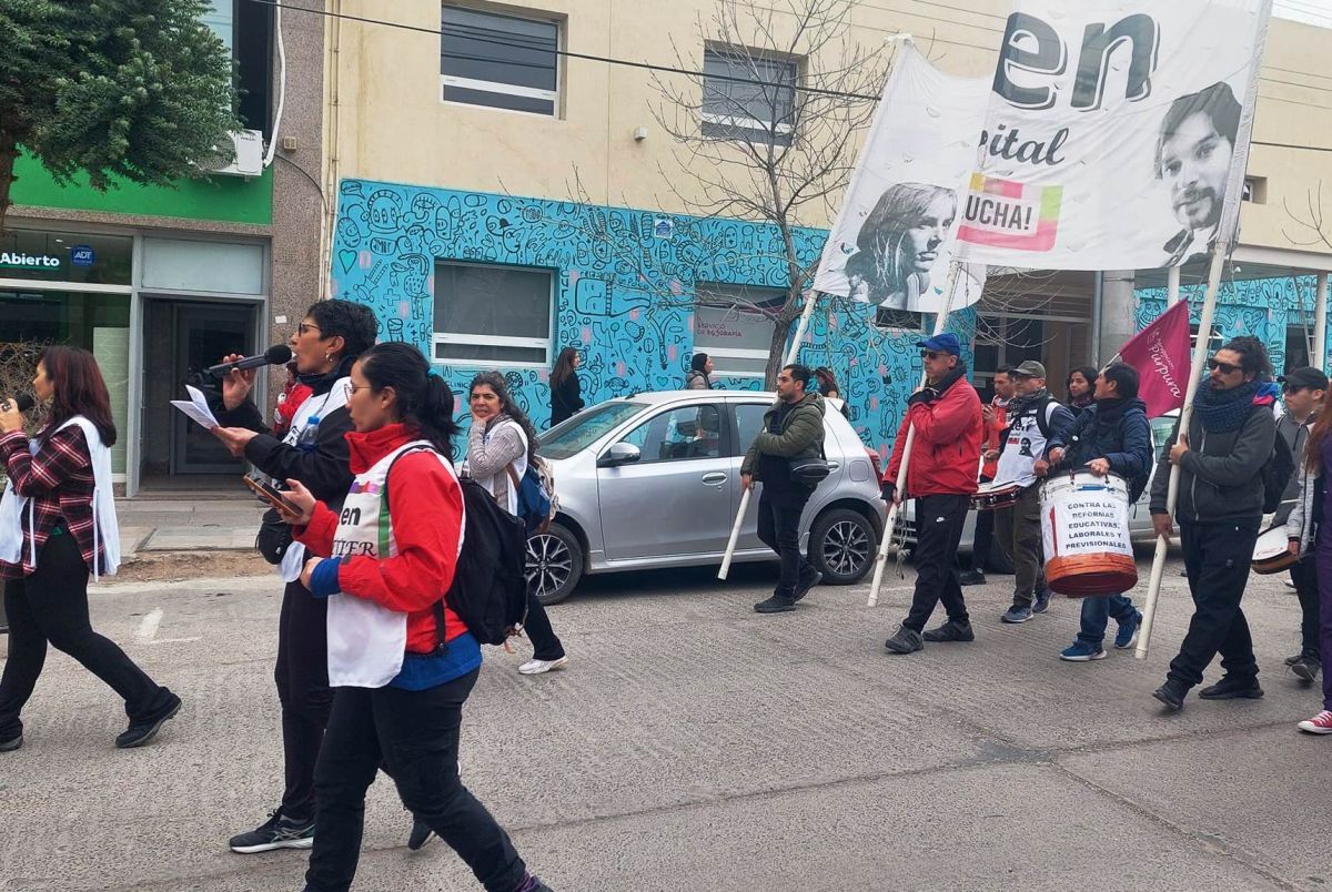 Descontarán el día a los docentes del paro ilegal