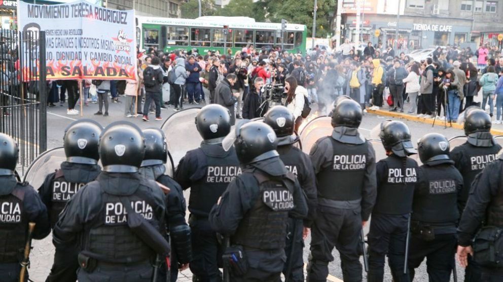 Diputadas neuquinas repudian represión porteña