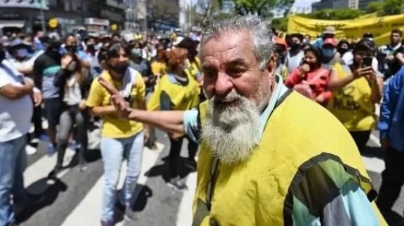 Saqueos: Castells admite, pero acusan a otros