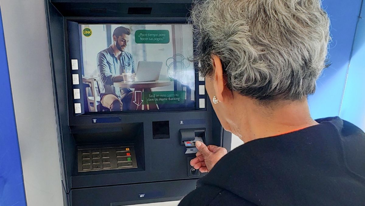 Estatales neuquinos cobrarán con aumento