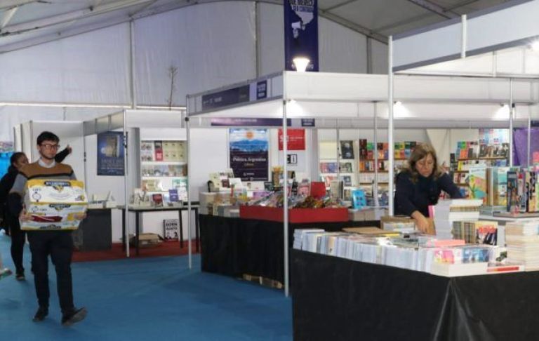 Neuquén reedita su pasión por los libros