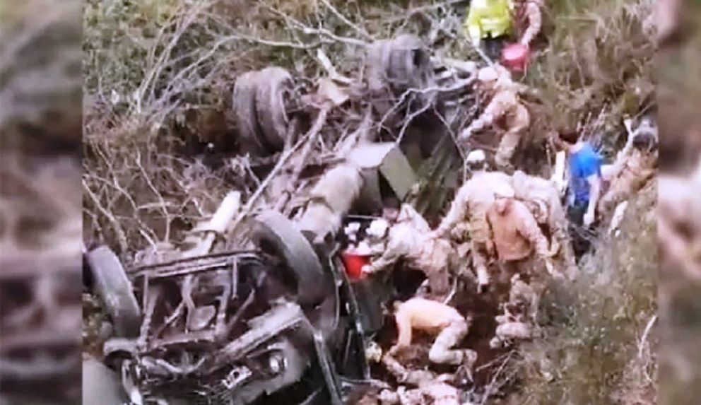 SMA: volcó camión del Ejército, hay muertos