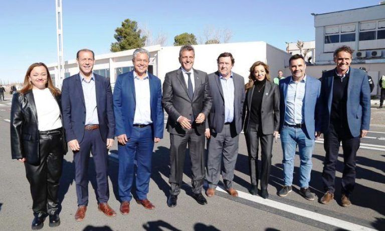 Fuerte acompañamiento a Massa, en Neuquén