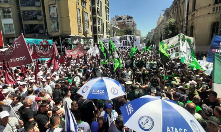 Multitudinarias Protestas En Bs. As. Y En Neuquén | Diariamente Neuquén ...