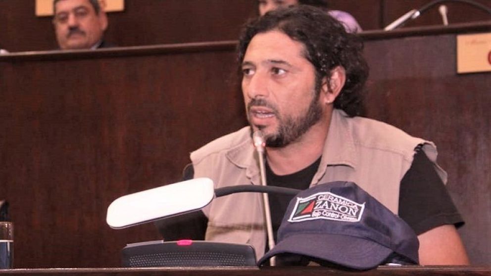 Deudas e intereses políticos, en el conflicto ceramista