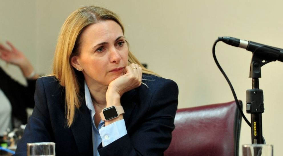 Aplican cepo digital en las escuelas de la provincia