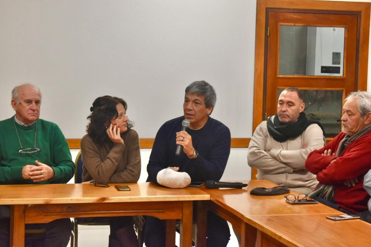 Jesús Escobar y dirigentes K proponen “echar a Milei”