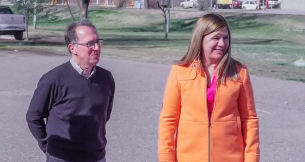 Floja de papeles, Gloria Ruiz encendió otro escándalo en Plottier