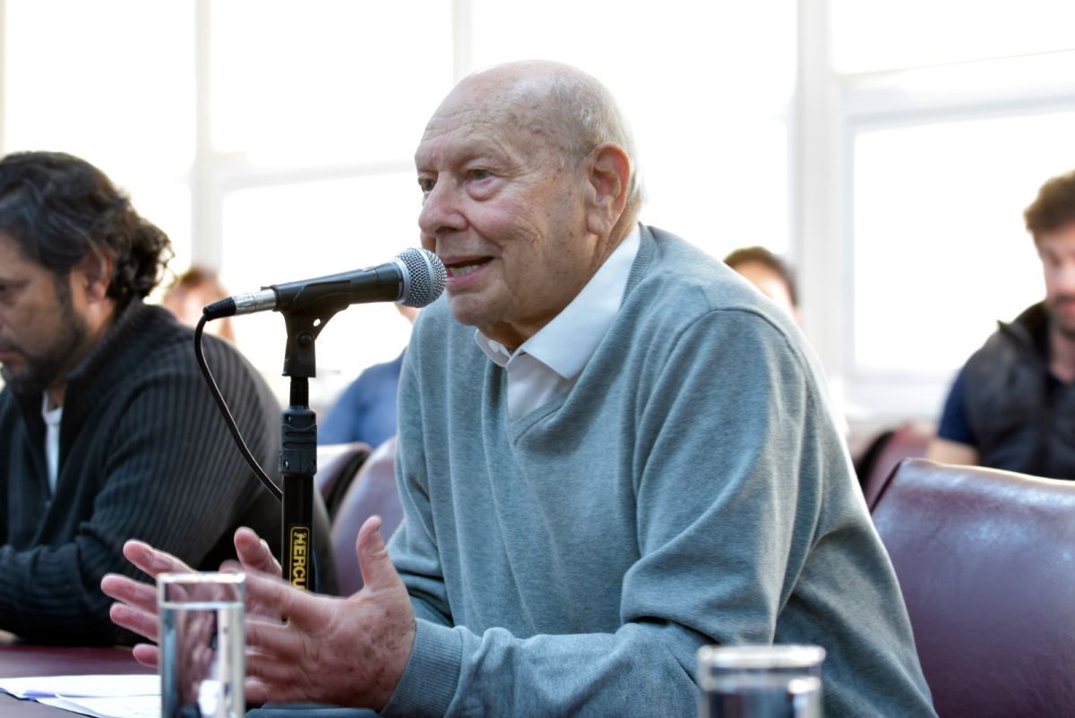 Diputado neuquino, preocupado por las cotorras