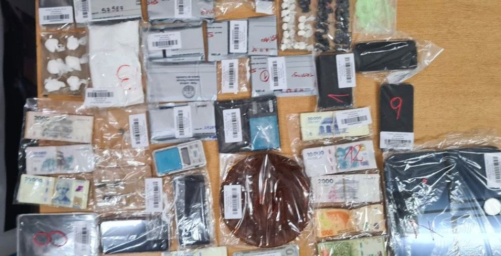 Atraparon a narcos que vendían cocaína y éxtasis