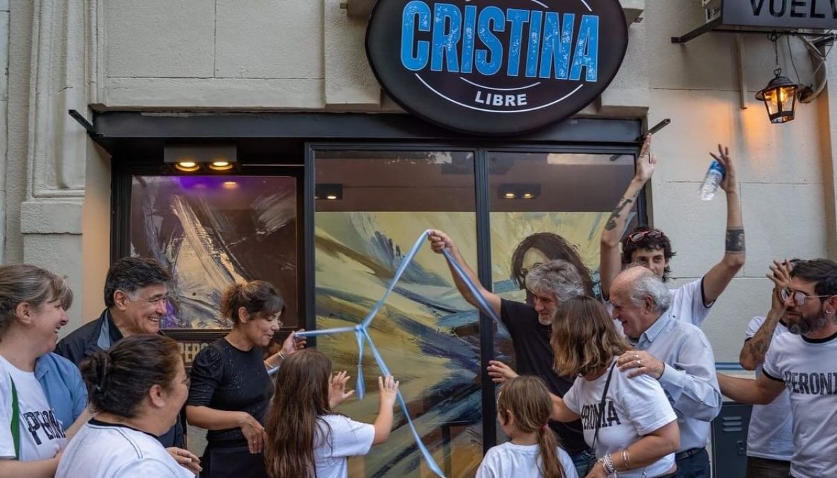 Tras las elecciones, Parrilli inauguró la casa Cristina Libre