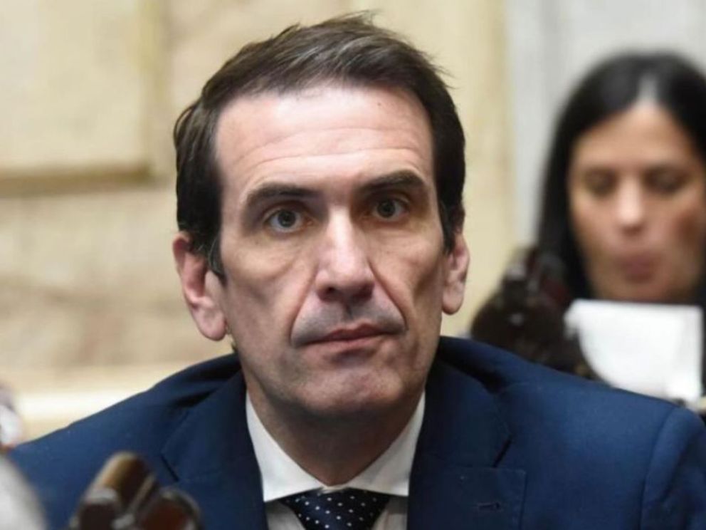 Ministra de Figueroa cruzó al senador frutícola