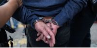 Ladrón y cobarde: atacó a una pareja a palazos
