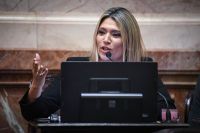 Una clase de geografía para la senadora Márquez